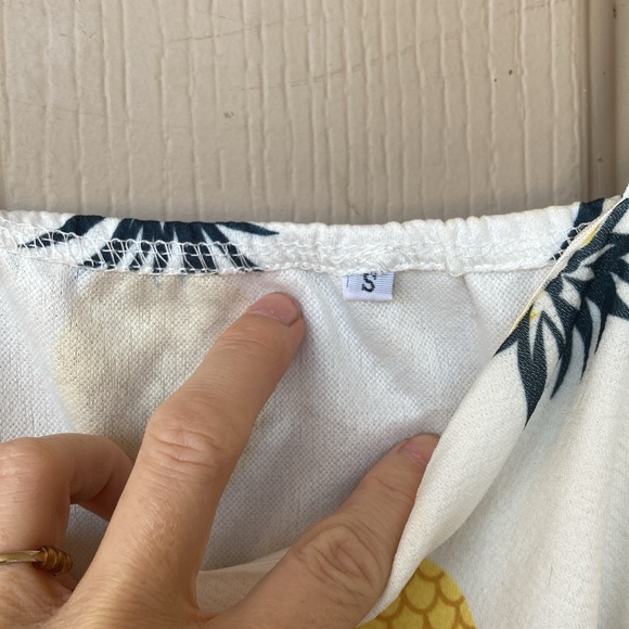 Size small pineapple sundress white - Picture 3 of 7